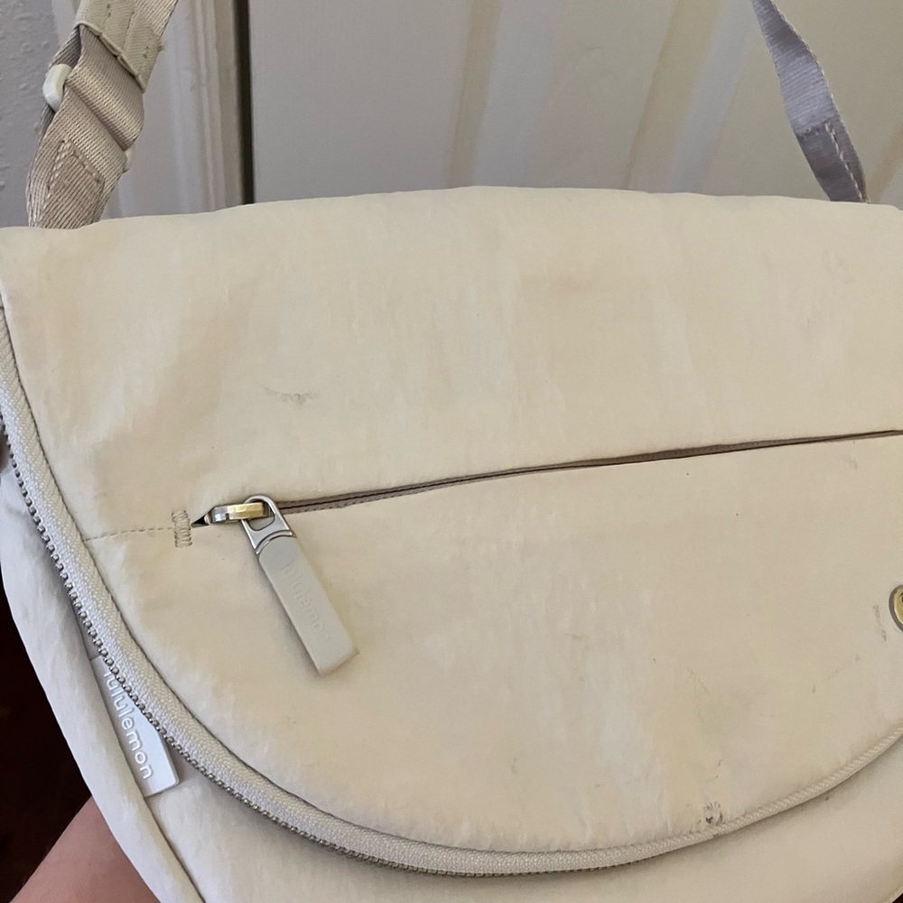 Lululemon Crossbody Festival Bag White - Picture 4 of 11